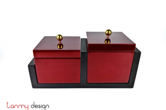 Set of 2 high and low red boxes with stand 12*H8-12*H10cm